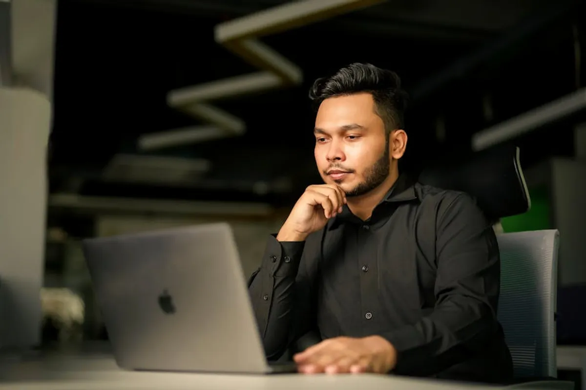 Alonesadshayari Review: What It Is, Features, Safety, and Alternatives